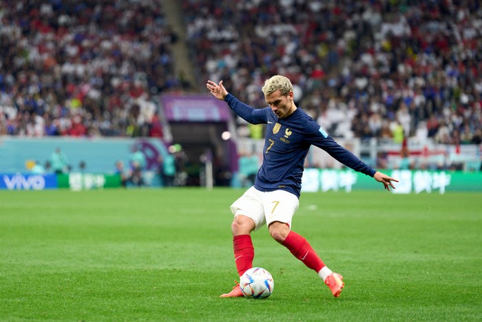 AL KHOR, QATAR - DECEMBER 10:  Olivier Giroud of France celebrates at the end of the FIFA World Cup Qatar 2022 quarter final match between England and France at Al Bayt Stadium on December 10, 2022 in Al Khor, Qatar. (Photo by Chris Brunskill/Fantasista/Getty Images)