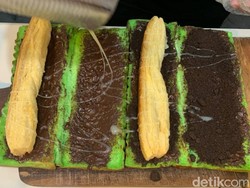 Gurih dan Crunchy, Roti Bakar Puff Pastry Surabaya Enaknya Kebangetan!