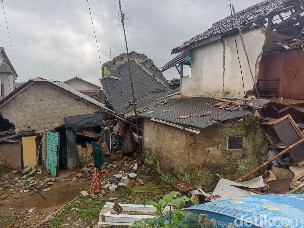 Penyintas Gempa Cianjur Dapat Rp 1 Juta per Keluarga