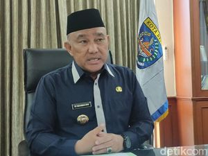 Walkot Idris Keluarkan Surat Edaran Waspada Peningkatan COVID di Depok Walkot Idris Keluarkan Surat Edaran Waspada Peningkatan COVID di Depok