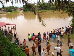 2 Bocah Hilang Terseret Arus Sungai Batanghari Jambi