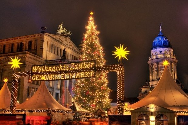 WeihnachtsZauber Gendarmenmarkt Salah satu christmas market yang wajib dikunjungi saat ke Jerman