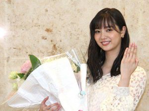 Artis Cantik Ini Pilih Sopir Bus Jadi Suami Artis Cantik Ini Pilih Sopir Bus Jadi Suami