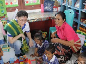 Cinta Mama Agnes untuk Anak-anak Sumba