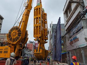 Stasiun MRT Kota Dibangun, Transformer Keruk Tanah hingga 30 Meter Stasiun MRT Kota Dibangun, Transformer Keruk Tanah hingga 30 Meter