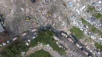 Longsor TPA Burangkeng Bikin Antrean Truk Sampah Mengular