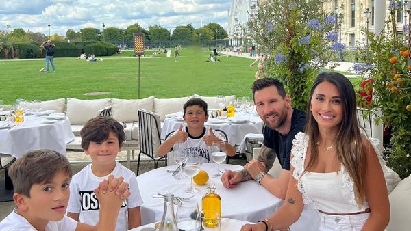 Argentina Masuk Final, Ini Momen Romantis Lionel Messi Makan Bareng Istri