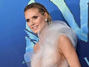 Seksi Banget! Heidi Klum Memukau dengan Gaun Ilusi Optik