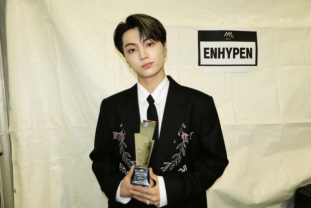 Jay ENHYPEN/twitter.com/ENHYPEN_members Jay ENHYPEN merupakan anak tunggal kaya raya yang pintar memasak layaknya seorang tokoh fiksi