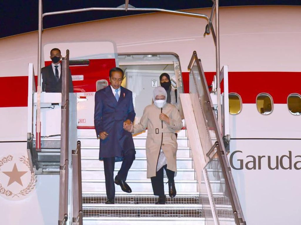 Saat Jokowi dan Iriana Disambut Suhu Minus 1 Derajat di Belgia