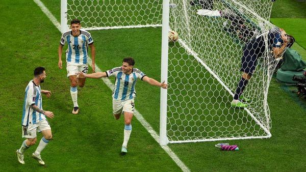 Malam Gemerlap Julian Alvarez