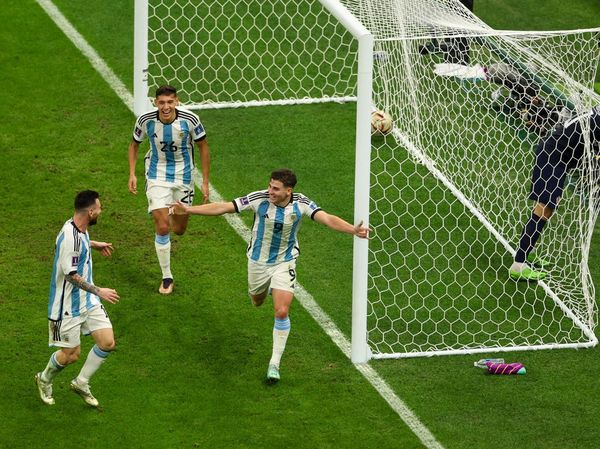 Malam Gemerlap Julian Alvarez