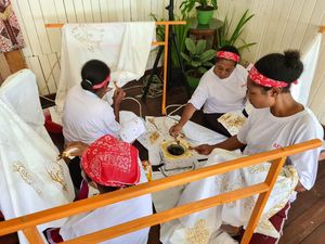 Kemensos Gelar Pelatihan Membatik-Menjahit untuk Mama-mama di Papua Kemensos Gelar Pelatihan Membatik-Menjahit untuk Mama-mama di Papua