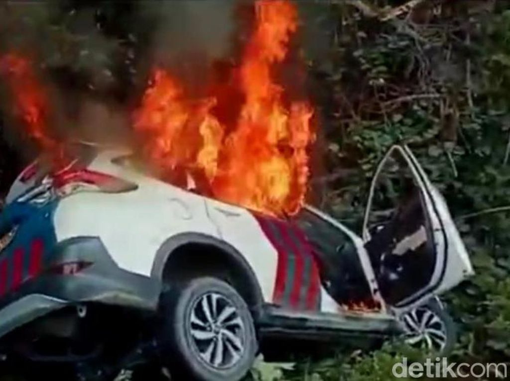 KKB Serang Iring-iringan Mobil Polisi di Papua Pakai Bom Molotov