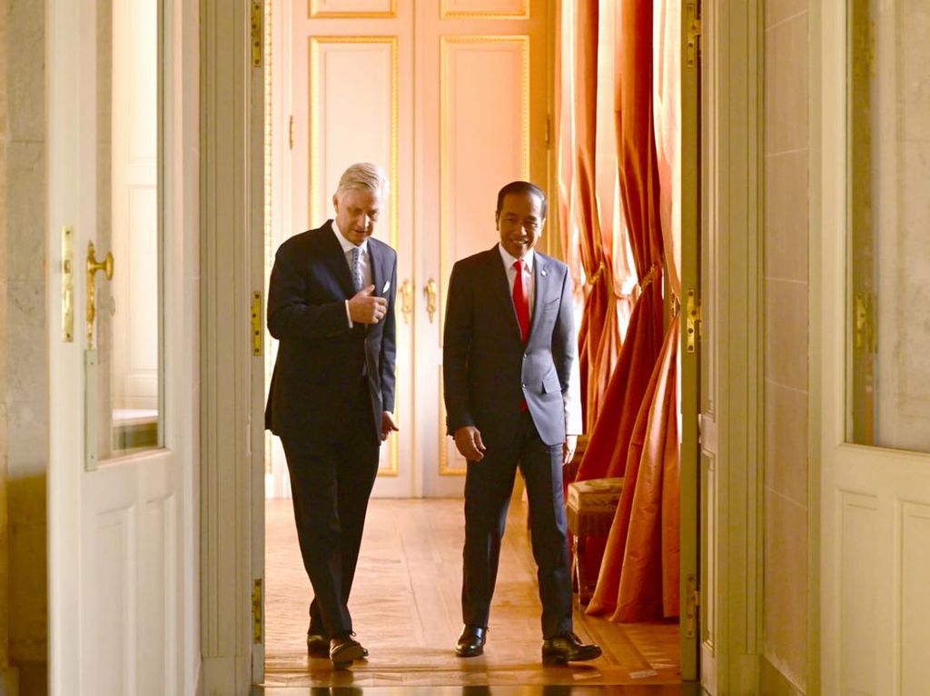 Lihat Lagi Momen Raja Belgia Sambut Jokowi di Istana Laeken