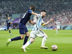 Ia menahan bola, menggiringnya menyusur garis tepi, berhenti lagi, berputar, dan berakselerasi. (Foto: NurPhoto via Getty Images/NurPhoto)