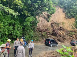 1 Truk Terjun ke Jurang Akibat Longsor di Karo, Sopir Tewas