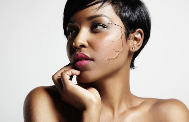 Makeup crack/ foto: Freepik/ Anastasia kazakova Perempuan dengan makeup crack