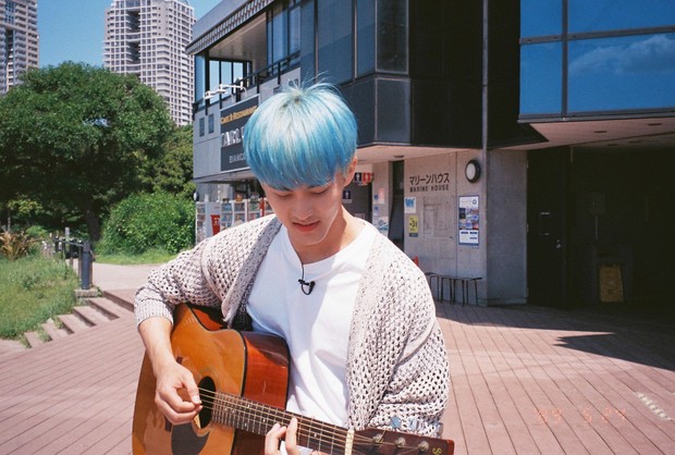 Mark Lee dinilai memiliki semua love language yang ada/twitter.com/NCTsmtown_127 Mark Lee terkenal akan kepribadiannya yang seperti seorang tokoh fiksi termasuk semua ucapannya yang puitis dan bermakna