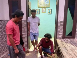 Curi Dua Aki Truk Tetangga, Pemuda Dompu Ditangkap di Rumah