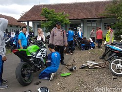 Momen Polisi Datangi Sekolah di Tasik untuk Razia Knalpot Bising!