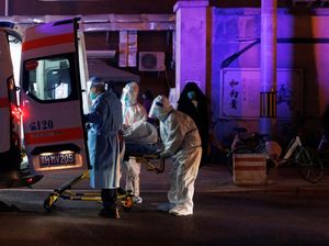 Aturan Dilonggarkan, Banyak Nakes China Malah Positif COVID-19