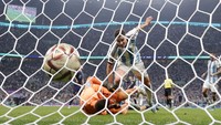 Alvarez berkontribusi di semua goal Argentina pada laga semifinal melawan Kroasia yang digelar di Stadion Lusail, Rabu (14/12) dini hari WIB. (Buda Mendes/Getty Images)  