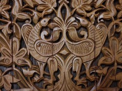 4 Jenis Ragam Hias yang Terdapat Pada Bahan Kayu