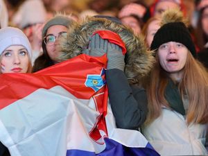 Sedihnya Pendukung Kroasia Usai Dibantai Argentina Sedihnya Pendukung Kroasia Usai Dibantai Argentina