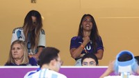 Tidak hanya saat melawan Kroasia, Antonela Roccuzzo juga hadir langsung saat Argentina bertanding di laga-laga sebelumnya. (Alex Livesey-Danehouse/Getty Images)  