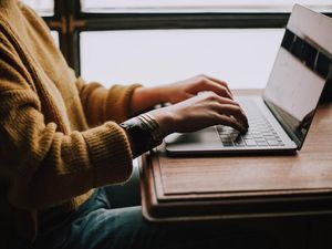 Tips dan Contoh Surat Lamaran Kerja Bahasa Inggris, Auto Dipanggil HRD