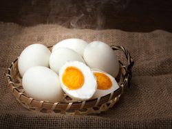 Pembeli Ini Protes Kemahalan, Pesan Setengah Telur Asin Harganya Rp 10 Ribu