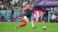 Dua gol kemenangan Prancis lahir dari Theo Hernandez dan Randal Kolo Muani. Mbappe punya peran penting dalam dua gol ini (Foto: Anadolu Agency via Getty Images/Anadolu Agency)