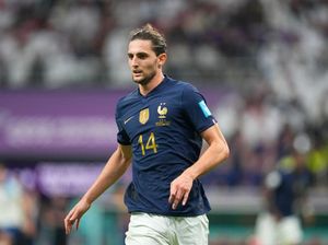 Rabiot Masih Belum Punya Rumah