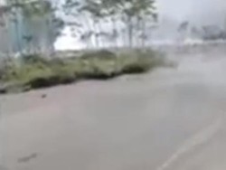 Penjelasan Ilmiah Soal Fenomena Pasir Semeru Mengalir Tanpa Air