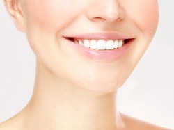 6 Cara Memerahkan Bibir Secara Alami Dalam 3 Minggu