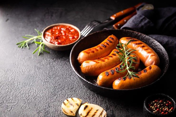 Tingginya kalori disusul lemak jenuh dalam daging olahan sangatlah tidak baik untuk kesehatan tubuh.