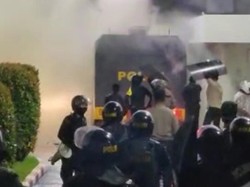 Demo Tolak KUHP di Bandung Berakhir Ricuh