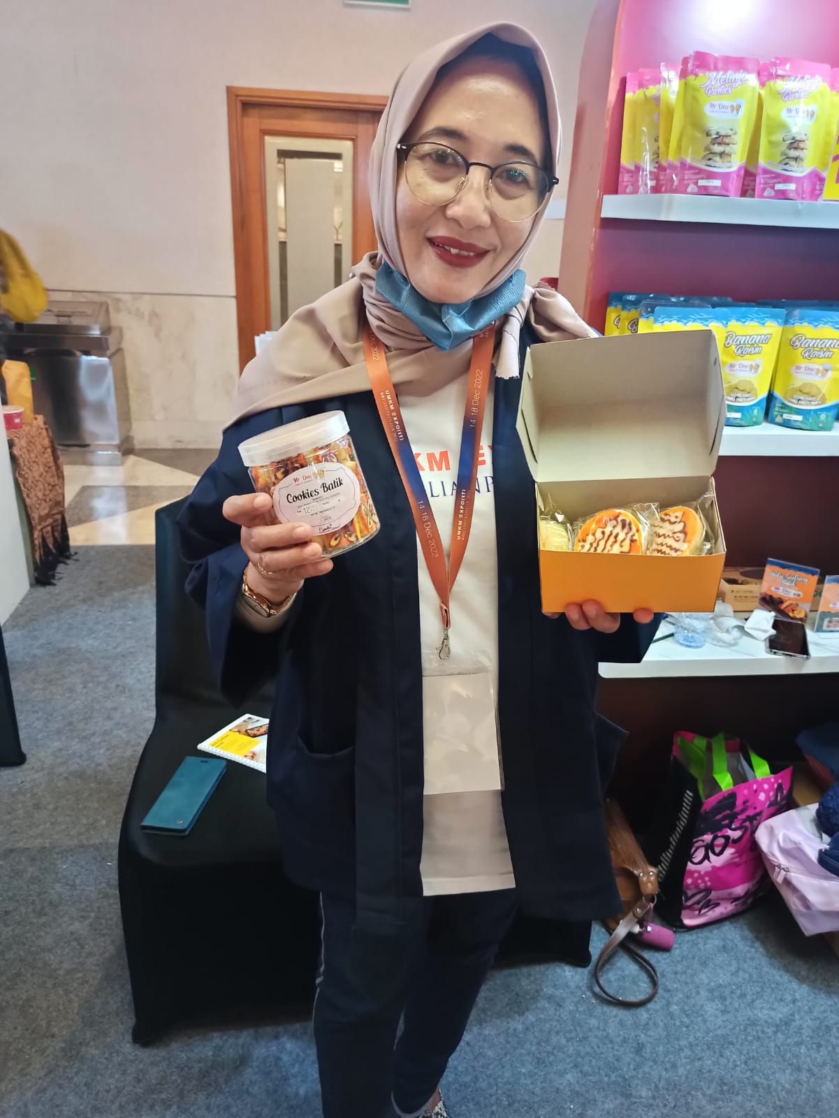 Dewi Fatimah asal Yogyakarta Pemilik Mr. One Cake and Cookies. Dewi Fatimah asal Yogyakarta Pemilik Mr. One Cake and Cookies.