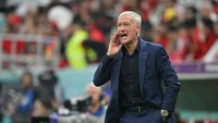 Deschamps, 54 tahun, sudah membawa Prancis juara Piala Dunia 2018, dan kini Les Bleus melaju ke final Piala Dunia 2022. Mampukah ia mengikuti jejak Pozzo dengan menjadi juara dunia dua kali? Foto: Getty Images/Lionel Hahn