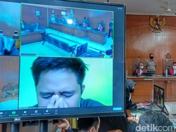 Jabar Hari Ini: Vonis 4 Tahun Doni Salmanan dan Murkanya Para Korban