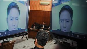Divonis Cuma 4 Tahun Penjara, Begini Ekspresi Doni Salmanan