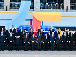 Sesi Family Photo KTT ASEAN-Uni Eropa, Jokowi di Barisan Depan