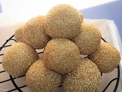 Tawarkan Rasa Cokelat-Susu, Onde-onde Ini Terjual 1.000 Pcs/Bulan