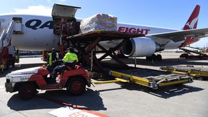 Jelang Natal, Qantas Panen Jasa Pengiriman