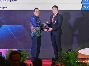 Kemenhub Kembali Raih Predikat Informatif dari Komisi Informasi Pusat