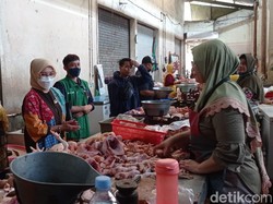Jelang Nataru, Harga Daging Ayam dan Cabai di Kulon Progo Naik Jadi Segini