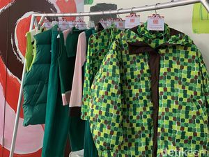 Koleksi Kedua Uniqlo X Marni Rilis 23 Desember, Ada Rompi Rajut Hingga Syal Koleksi Kedua Uniqlo X Marni Rilis 23 Desember, Ada Rompi Rajut Hingga Syal