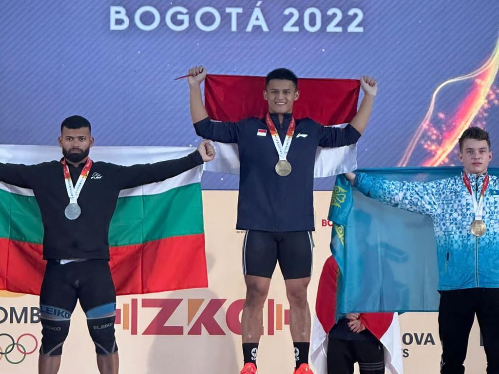 Atlet Indonesia Raih Emas di Kejuaraan Angkat Besi Dunia Atlet Indonesia Raih Emas di Kejuaraan Angkat Besi Dunia