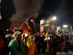 Mahasiswa Tuntut Cabut KUHP Baru Bubarkan Diri dari DPR